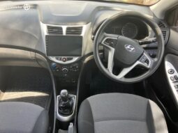 
										2013 Hyundai Accent Manual Sedan full									